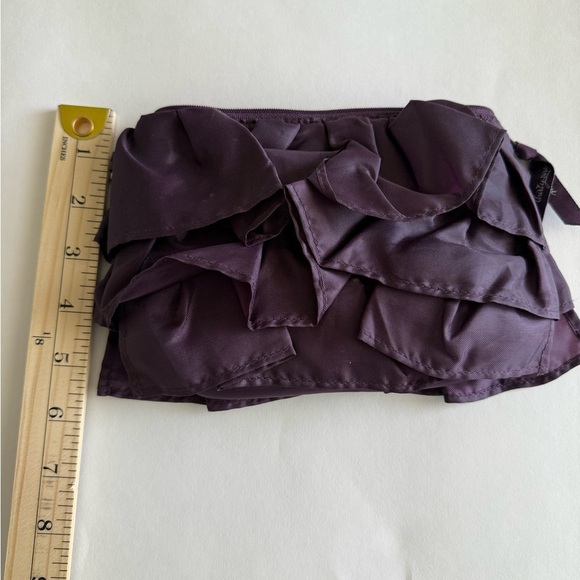 Thirty-one ruffled mini zipper pouch in dark plum - Picture 3 of 6